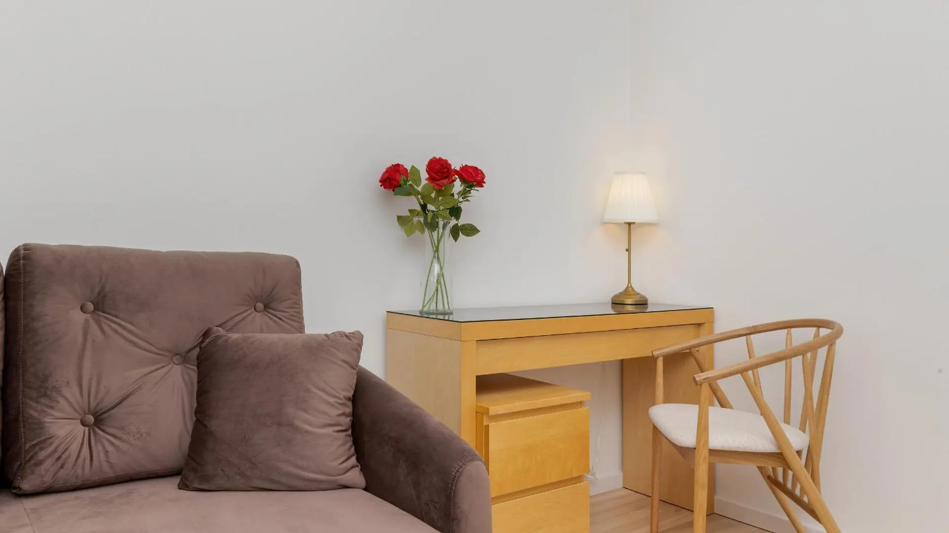 Two Bedroom Apartment In Gdansk With Desk For Remote Work And Bathtub By Noclegi Renters Polonya